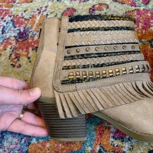 🎈3/$20 Sugar ankle boots with tassels